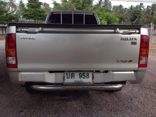 ขาย Toyota vigo หัวเดียว เครื่อง 2.5 ปี06 สีบอร์นเงิน ขาย Toyota vigo หัวเดียว เครื่อง 2.5 ปี06 สีบอร์นเงิน