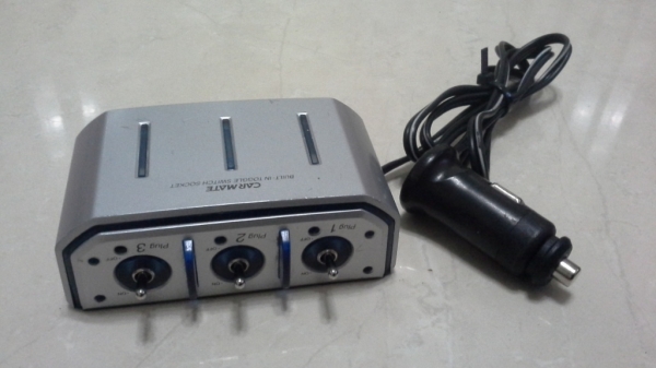 กล่องพ่วงเสริมช่องจุดบุหรี่แบบมีสวิตเปิดปิด มือสองญี่ปุ่น