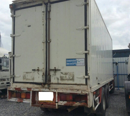 Hino mega 220 hp ยาว6.5 m. ตู้3ประตู้ ปี 49