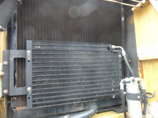 ขายด่วน CAT320 V2  นำเข้าจากญี่ปุ่นยังไม่เคยใช้งานในไทย สภาพสวย เครื่องปั้มดี ใบแทรค 80