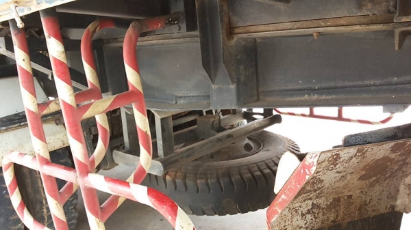 ***ขายแล้วครับขอบคุณ Truck2hand ขาย22ล้อพ่วงดั้ม ISUZU DECA FXZ 270 EURO1 (ยูโรวัน) ปี39 FXZ23NZPT เครื่องเดิมเกียร์เดิม 6SD1bo-270แรง เครื่องแห้ง แน่นๆ แรงๆไม่มีเยิ้ม เกียร์เดิม ไม่หลุดไม่หอน ช่วงล่างเดิม คัสซีสวยเดิม ไม่ปะไม่ดาม ไม่มีบวม กระบะดั้มเหล็กเ