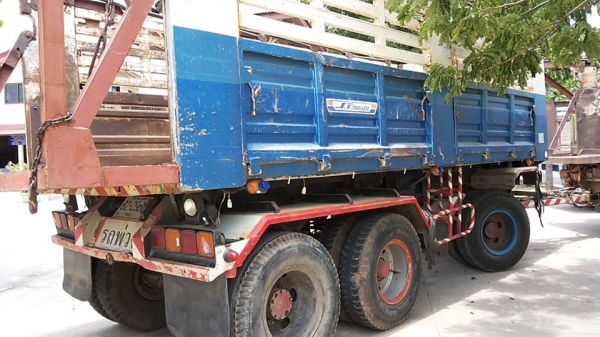 ***ขายแล้วครับขอบคุณ Truck2hand ขาย22ล้อพ่วงดั้ม ISUZU DECA FXZ 270 EURO1 (ยูโรวัน) ปี39 FXZ23NZPT เครื่องเดิมเกียร์เดิม 6SD1bo-270แรง เครื่องแห้ง แน่นๆ แรงๆไม่มีเยิ้ม เกียร์เดิม ไม่หลุดไม่หอน ช่วงล่างเดิม คัสซีสวยเดิม ไม่ปะไม่ดาม ไม่มีบวม กระบะดั้มเหล็กเ