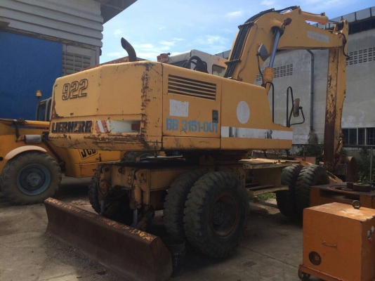 แม๊คโค ล้อยาง Liebherr 922 สภาพสมบูรณ์ไช้งานน้อยอุปกรณ์ครบ เอกสารเล่มทะเบียนครบ