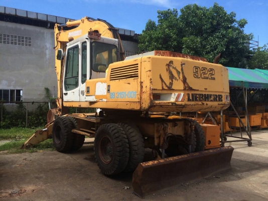 แม๊คโค ล้อยาง Liebherr 922 สภาพสมบูรณ์ไช้งานน้อยอุปกรณ์ครบ เอกสารเล่มทะเบียนครบ