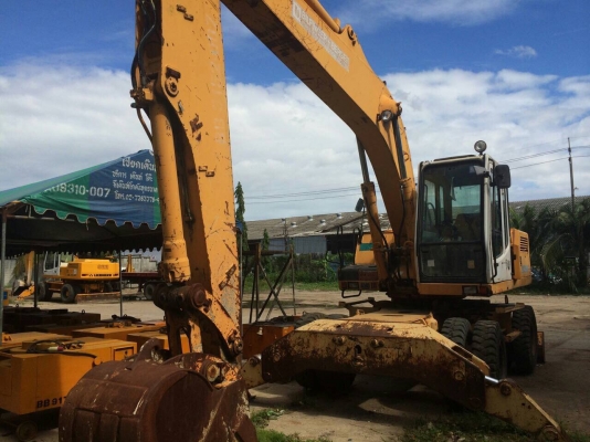 แม๊คโค ล้อยาง Liebherr 922 สภาพสมบูรณ์ไช้งานน้อยอุปกรณ์ครบ เอกสารเล่มทะเบียนครบ