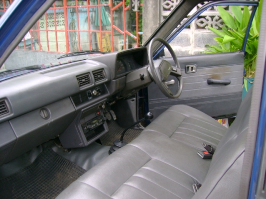 TOYOTA HILUX HERO เครื่องเดิมเบนซิน 1600 สภาพดี 69,000.- TOYOTA HILUX HERO เครื่องเดิมเบนซิน 1600 สภาพดี 69,000.-