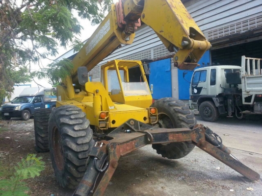 รถยกาskytrex ขับ4x4 ยก5ตันสูง 5 m. พร้อมใช้งานเอกสารเล่มทะเบียนครบ