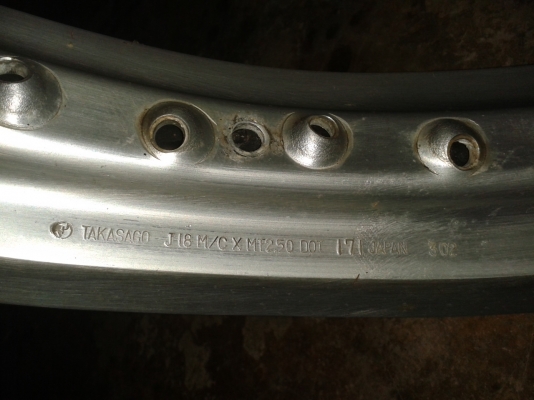 ขายล้อ Takasago