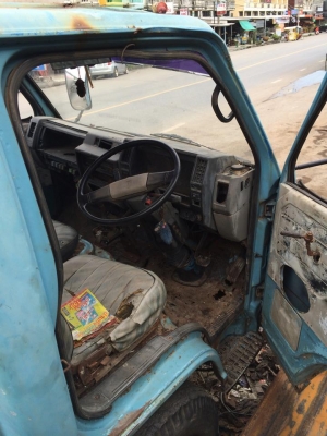 ขายอีซูซุ 6 ล้อ NPR เครื่ิอง 4BD1-110 แรงม้า รถสภาพสวยพร้อมใช้งาน เครื่องดี คัซซีสวย 6 ล้อ อีซุซู NPR เครื่อง 4BD1-110 แรงม้า น๊อตล้อ 5 น๊อต หน้า-หลัง สนใจติดต่อ