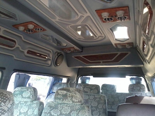 ขายรถตู้หัวจรวดหลังคาสูงแต่งสวย