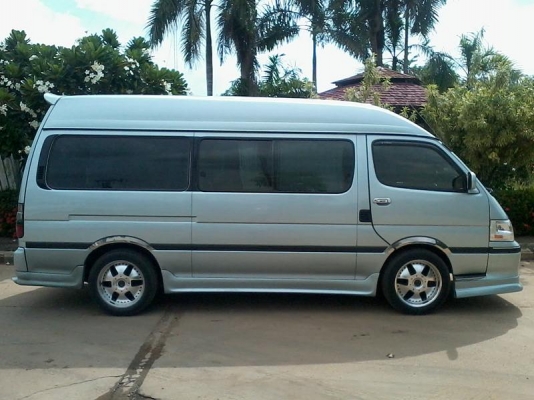 ขายรถตู้หัวจรวดหลังคาสูงแต่งสวย