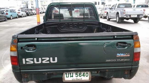 Sell Isuzu spark EX Turbo 2.5 (โฉม Dragon) ปี99 M/T เขียว Sell Isuzu spark EX Turbo 2.5 (โฉม Dragon) ปี99 M/T เขียว