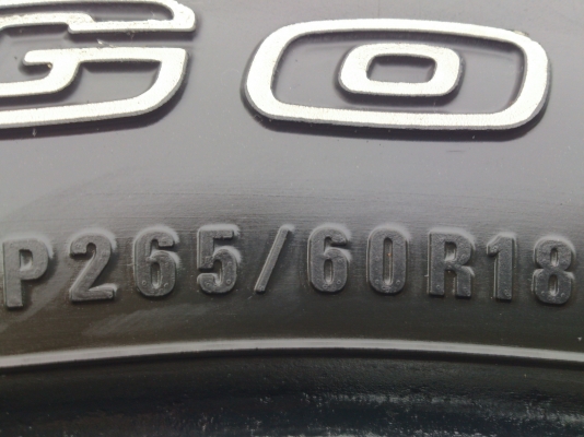ขายยางBFGoodrich Long trail 265/60R18 MADE IN U.S.A ยางปี11 ดอกยางนิ่มลึกเท่ากัน(สภาพ90\%)สวยๆ จำนวน 1 ชุด