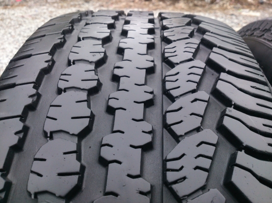 ขายยางBFGoodrich Long trail 265/60R18 MADE IN U.S.A ยางปี11 ดอกยางนิ่มลึกเท่ากัน(สภาพ90\%)สวยๆ จำนวน 1 ชุด