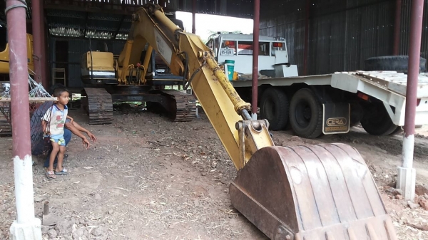 ***ขายแล้วครับขอบคุณ Truck2hand ขายแบคโฮ ยอดนิยม KOBELCO MARK3 SK120 LP-07115 ไฟฟ้าตัด เหลือมอร์เตอร์คันเร่ง เครื่องเดิมปั้มเดิม เครื่องISUZU 4BG1-125HP เครื่องดีนิ่มดี แรงดี ปั้มดี แรง ทำงานดีไม่โหลด บูมอาร์มใช้ได้ มีรอย1แผล(ตามรูป) บุ้งกี๋ดี สลัก/บูทแน่