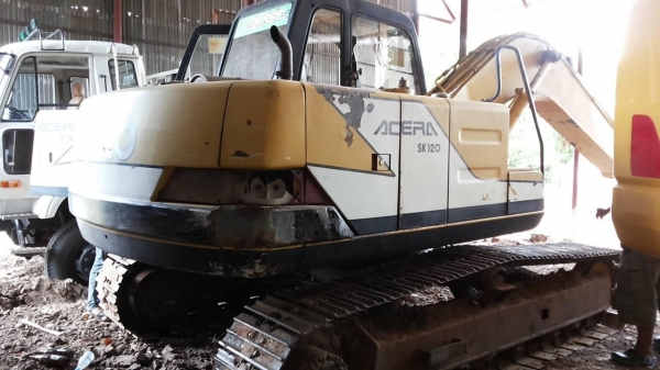 ***ขายแล้วครับขอบคุณ Truck2hand ขายแบคโฮ ยอดนิยม KOBELCO MARK3 SK120 LP-07115 ไฟฟ้าตัด เหลือมอร์เตอร์คันเร่ง เครื่องเดิมปั้มเดิม เครื่องISUZU 4BG1-125HP เครื่องดีนิ่มดี แรงดี ปั้มดี แรง ทำงานดีไม่โหลด บูมอาร์มใช้ได้ มีรอย1แผล(ตามรูป) บุ้งกี๋ดี สลัก/บูทแน่