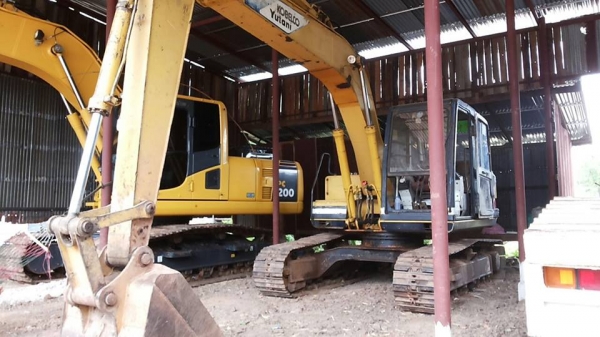 ***ขายแล้วครับขอบคุณ Truck2hand ขายแบคโฮ ยอดนิยม KOBELCO MARK3 SK120 LP-07115 ไฟฟ้าตัด เหลือมอร์เตอร์คันเร่ง เครื่องเดิมปั้มเดิม เครื่องISUZU 4BG1-125HP เครื่องดีนิ่มดี แรงดี ปั้มดี แรง ทำงานดีไม่โหลด บูมอาร์มใช้ได้ มีรอย1แผล(ตามรูป) บุ้งกี๋ดี สลัก/บูทแน่