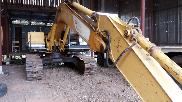 ***ขายแล้วครับขอบคุณ Truck2hand ขายแบคโฮ ยอดนิยม KOBELCO MARK3 SK120 LP-07115 ไฟฟ้าตัด เหลือมอร์เตอร์คันเร่ง เครื่องเดิมปั้มเดิม เครื่องISUZU 4BG1-125HP เครื่องดีนิ่มดี แรงดี ปั้มดี แรง ทำงานดีไม่โหลด บูมอาร์มใช้ได้ มีรอย1แผล(ตามรูป) บุ้งกี๋ดี สลัก/บูทแน่