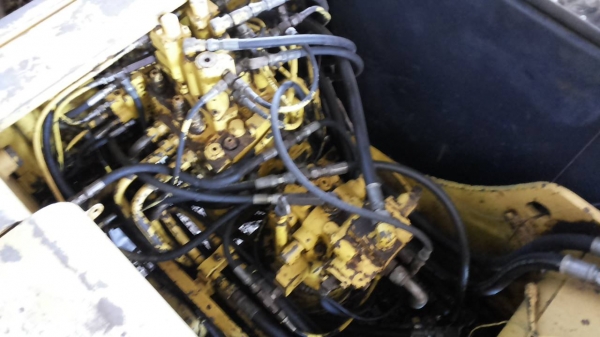 ***ขายแล้วครับขอบคุณ Truck2hand ขายแบคโฮ ยอดนิยม KOBELCO MARK3 SK120 LP-07115 ไฟฟ้าตัด เหลือมอร์เตอร์คันเร่ง เครื่องเดิมปั้มเดิม เครื่องISUZU 4BG1-125HP เครื่องดีนิ่มดี แรงดี ปั้มดี แรง ทำงานดีไม่โหลด บูมอาร์มใช้ได้ มีรอย1แผล(ตามรูป) บุ้งกี๋ดี สลัก/บูทแน่