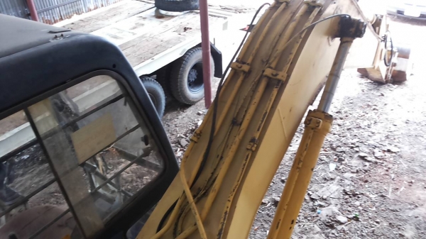 ***ขายแล้วครับขอบคุณ Truck2hand ขายแบคโฮ ยอดนิยม KOBELCO MARK3 SK120 LP-07115 ไฟฟ้าตัด เหลือมอร์เตอร์คันเร่ง เครื่องเดิมปั้มเดิม เครื่องISUZU 4BG1-125HP เครื่องดีนิ่มดี แรงดี ปั้มดี แรง ทำงานดีไม่โหลด บูมอาร์มใช้ได้ มีรอย1แผล(ตามรูป) บุ้งกี๋ดี สลัก/บูทแน่