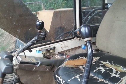 ***ขายแล้วครับขอบคุณ Truck2hand ขายแบคโฮราคาเบาๆ KOMATSU PC120-5 ยอดนิยม เครื่องเดิมปั้มเดิม คอนโทรลยาว ไฟฟ้าตัด เครื่องแน่นดี แห้งดีแรง ปั้มดีแรงดี ทำงานดีไม่โหลด เอวแน่นดีไม่มีแตก บูมอาร์มสวยไม่มีปะไม่มีดาม บุ้งกี๋สภาพดีไม่ผุ ช่วงล่าง โซ่ดีเฟรมไม่ผุ ใบแ ***ขายแล้วครับขอบคุณ Truck2hand ขายแบคโฮราคาเบาๆ KOMATSU PC120-5 ยอดนิยม เครื่องเดิมปั้มเดิม คอนโทรลยาว ไฟฟ้าตัด เครื่องแน่นดี แห้งดีแรง ปั้มดีแรงดี ทำงานดีไม่โหลด เอวแน่นดีไม่มีแตก บูมอาร์มสวยไม่มีปะไม่มีดาม บุ้งกี๋สภาพดีไม่ผุ ช่วงล่าง โซ่ดีเฟรมไม่ผุ ใบแ