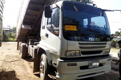 ***ขายแล้วครับขอบคุณ Truck2hand ขาย22ล้อพ่วงแม่-ลูกดั้ม ISUZU DECA FXZ23NZH2 320 MAXLOAD ปี49 เครื่องเดิมเกียร์เดิม แน่นๆ แรงดี กียร์ดีไม่หลุด ช่วงล่างดีคัสซีสวยเดิม ไม่ปะไม่ดาม กระบะดั้มเหล็กข้างเรียบสภาพดี พื้นดีข้างโอเค ข้างมีสนิม มีผุนิดๆ หัวเก๋งเดิม