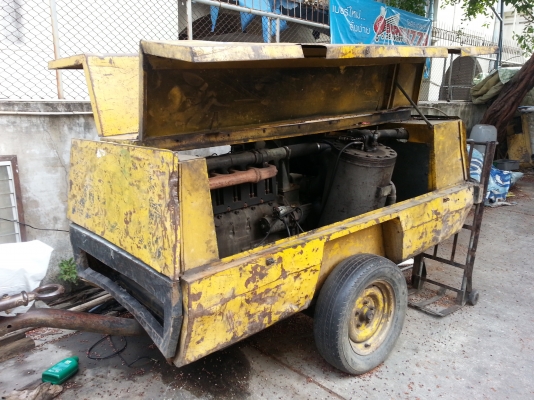 ขายด่วนตามสภาพครับ  Atlas Copco XA 175 เครื่องสตารท์ติด..ลมออก..ใช้งานได้ครับ