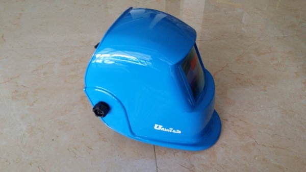 หน้ากากเชื่อมปรับแสงอัตโนมัติ มีตัวปรับความเข้มของแสง เหมาะสำหรับใช้ในงานเชื่อมต่างๆ