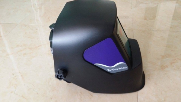 หน้ากากเชื่อมปรับแสงอัตโนมัติ แถมฟรี !!! แผ่นกันรอยด้านหน้าและด้านใน เหมาะสำหรับใช้ในงานเชื่อมต่างๆ หน้ากากเชื่อมปรับแสงอัตโนมัติ แถมฟรี !!! แผ่นกันรอยด้านหน้าและด้านใน เหมาะสำหรับใช้ในงานเชื่อมต่างๆ