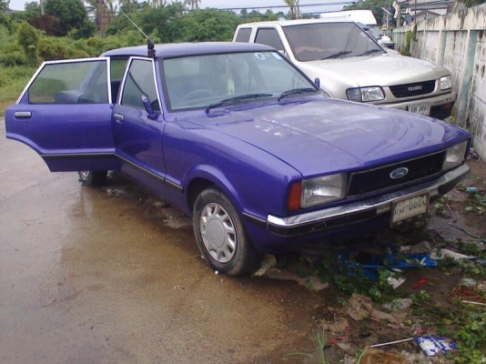 Ford Cortina เก๋ง 4 ประตู ทะเบียนโอน ขับได้ Lpg ขาย 19,000 บาท