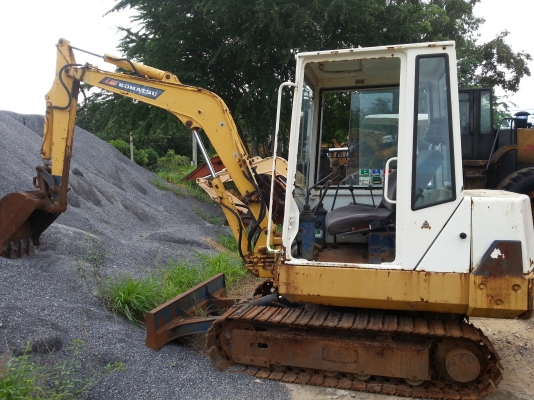 ขายรถแบคโฮ Komatsu PC30