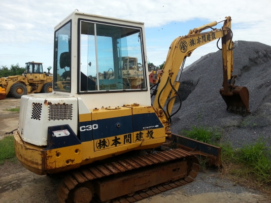 ขายรถแบคโฮ Komatsu PC30
