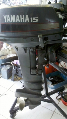 ยามาฮ่า 15แรงม้า ฝาเหลี่ยม หางยาว 22นิ้ว 24500 บาท ยามาฮ่า 15แรงม้า ฝาเหลี่ยม หางยาว 22นิ้ว 24500 บาท