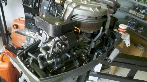 ยามาฮ่า 15แรงม้า ฝาเหลี่ยม หางยาว 22นิ้ว 24500 บาท ยามาฮ่า 15แรงม้า ฝาเหลี่ยม หางยาว 22นิ้ว 24500 บาท