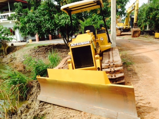 ขายด่วนรถแทรคเตอร์ตีนตะขาบ Komatsu D20PL-5  ตรวจเชคสภาพใหม่ พร้อทใช้งาน