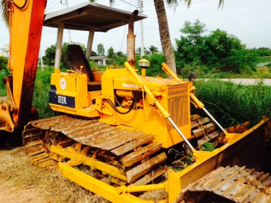ขายด่วนรถแทรคเตอร์ตีนตะขาบ Komatsu D20PL-5  ตรวจเชคสภาพใหม่ พร้อทใช้งาน