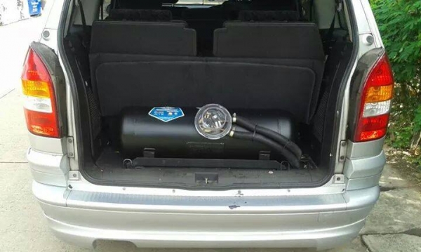 ขายด่วน chevrolet zafira ปี 2001  รถไม่ค่อยใช้งาน 250,000 บาท โทรมาราคาคุยกันได้ครับ ครูเจมส์ 0821287055