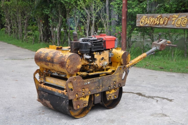 ขายรถบดดิน BOMAGสวยเดิมจากญ๊่ปุ่น 59,000 เท่านั้น
