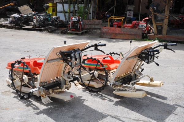 ขายรถดำนาราคาถูก KUBOTA NS250 (2แถว) สภาพสวยเดิมจากญี่ปุ่นยังไม่เคยใช้ในไทย 19,000เท่านั้น!!