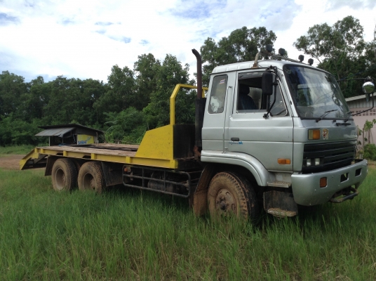 ขายเทนเลอร์ 10 ล้อ 2 เพลา NISSAN UD เครื่อง 290 แรงม้า มีเทอร์โบ หางสวย ทะเบียนพร้อมโอน ราคาคุยกันได้ครับ