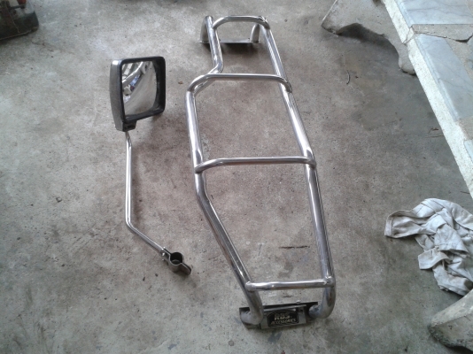 บันไดและกระจกหลัง 1500 บาท