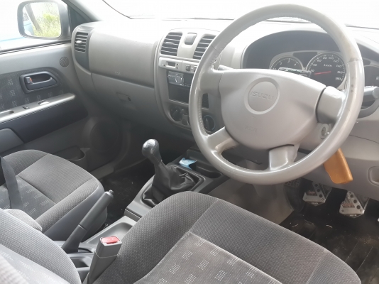 รถบ้านสวย ISUZU D-MAX CAB LS 3.0 4WD ปี 02 โทร0813416076 รถบ้านสวย ISUZU D-MAX CAB LS 3.0 4WD ปี 02 โทร0813416076