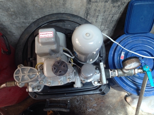 ขายปั้มน้ำอัตโนมัติแรงดันคงที่ Hitachi 250 W สภาพสวย วิ่งนิ่ม พร้อมใช้งาน ไม่มีรั่วซึม