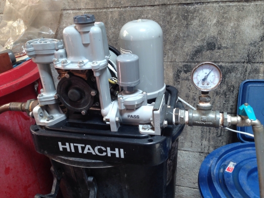 ขายปั้มน้ำอัตโนมัติแรงดันคงที่ Hitachi 250 W สภาพสวย วิ่งนิ่ม พร้อมใช้งาน ไม่มีรั่วซึม