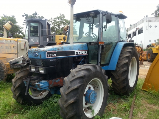 ขายรถไถ Ford 7740