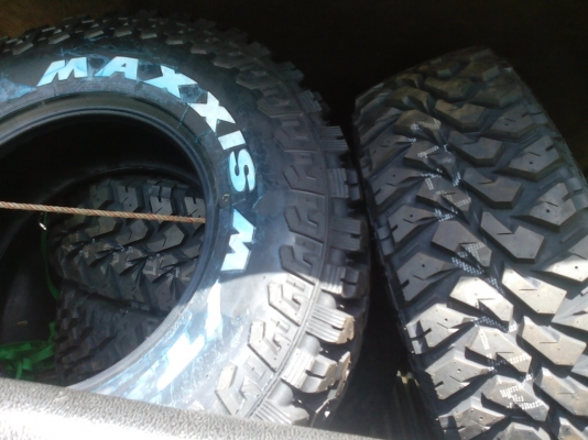 ขายยางMud  265/75/16 ปี 14 มี ชุดเดียว