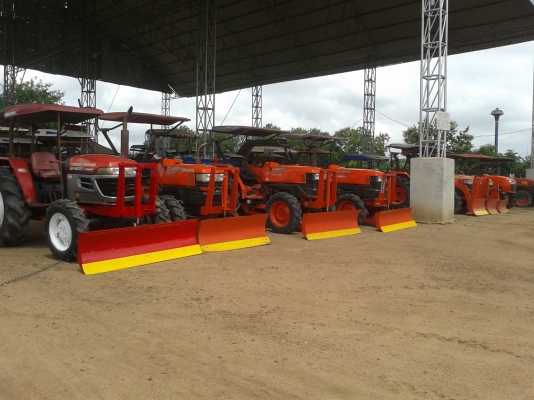 รถไถมือสองสภาพดีจำนวนมากอยากขาย