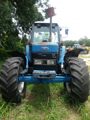 ขายรถไถ Ford 8240 ขายรถไถ Ford 8240