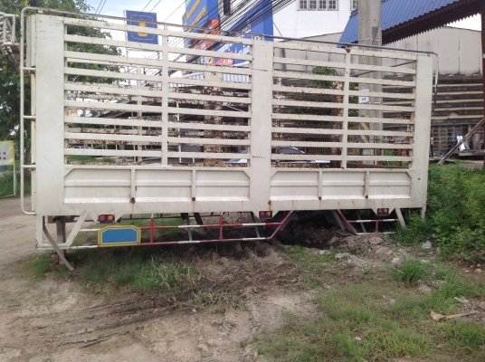 ( ขายแล้วครับ ) พร้อมยก  กระบะเหล็ก 5.50 m. ยกลงจาก เมก้า FC4J