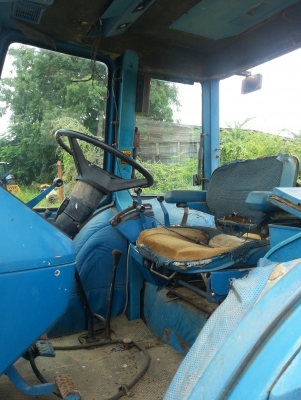 ขายรถไถ Ford 8210